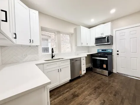 5536 North Spaulding Avenue Chicago IL 60625