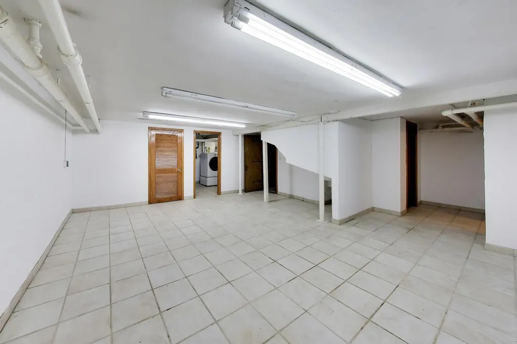 5898 North Caldwell Avenue Chicago IL 60646