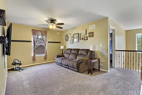 462 East Amberside Drive Elgin IL 60124
