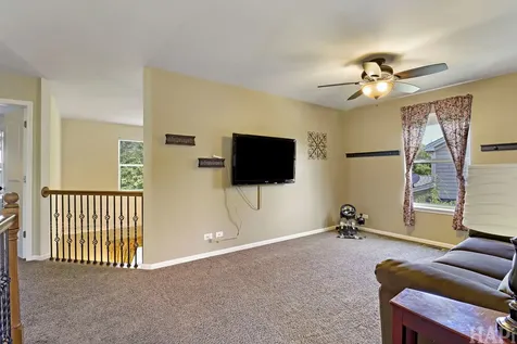 462 East Amberside Drive Elgin IL 60124