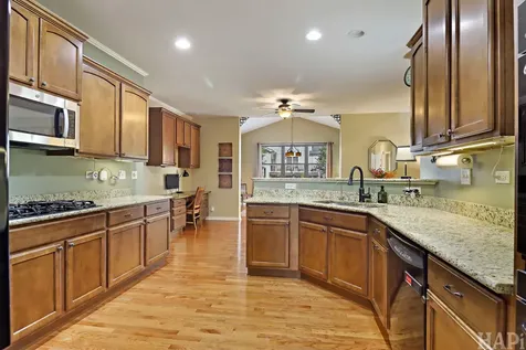 462 East Amberside Drive Elgin IL 60124