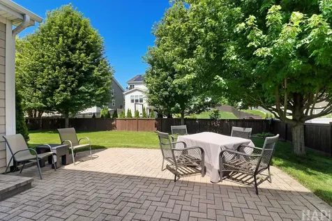 462 East Amberside Drive Elgin IL 60124