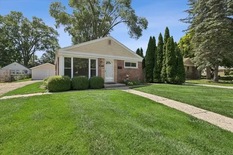 837 Lange Street Mundelein IL 60060