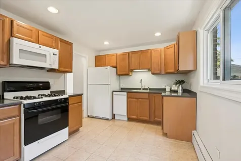 837 Lange Street Mundelein IL 60060