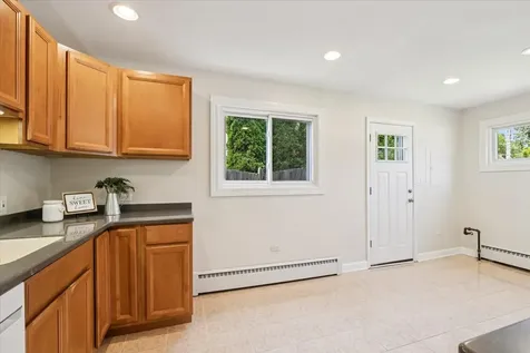 837 Lange Street Mundelein IL 60060