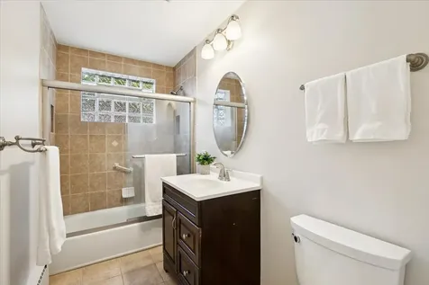 837 Lange Street Mundelein IL 60060