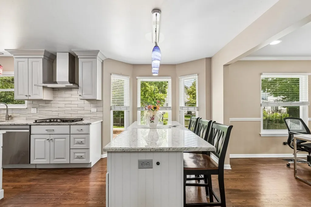 1175 Lakewood Circle Naperville IL 60540