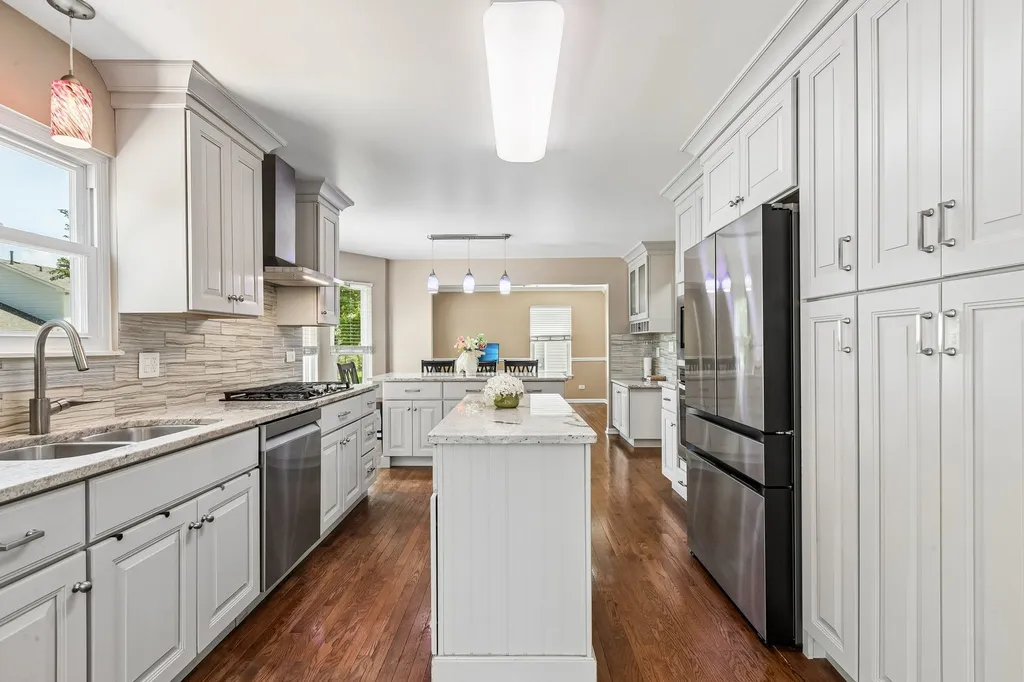 1175 Lakewood Circle Naperville IL 60540