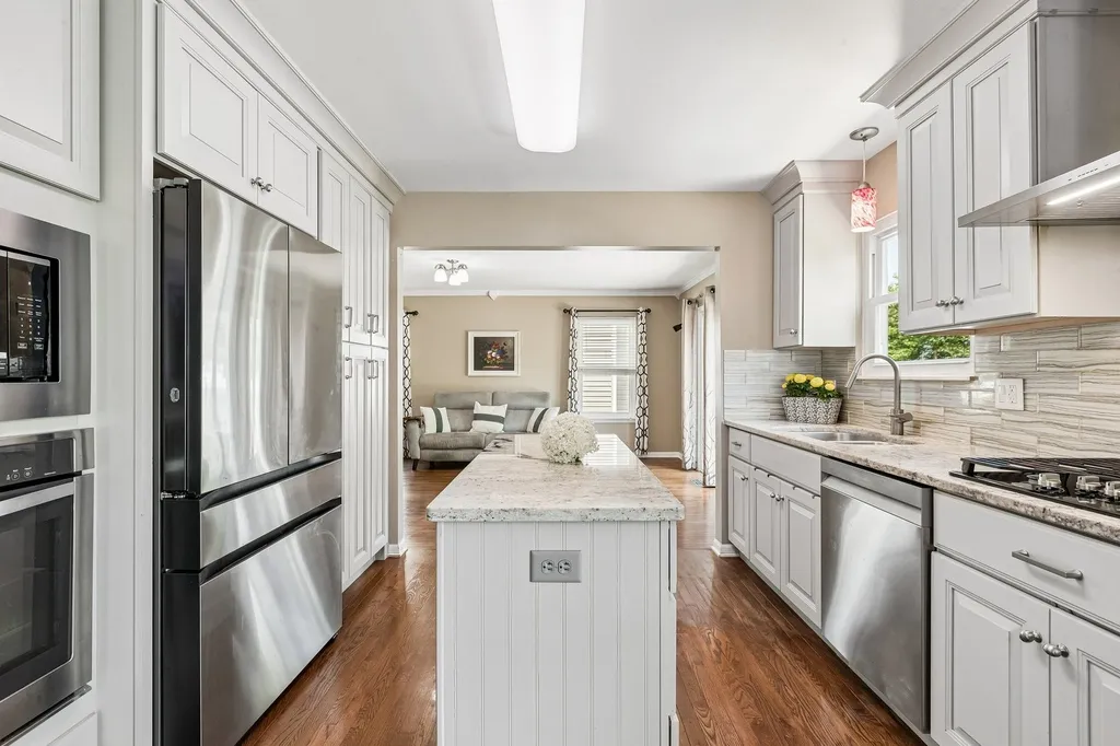 1175 Lakewood Circle Naperville IL 60540