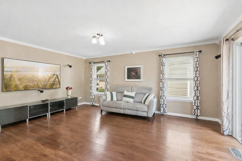 1175 Lakewood Circle Naperville IL 60540