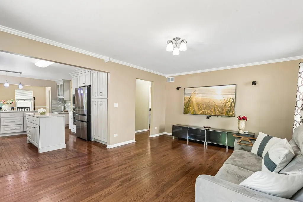 1175 Lakewood Circle Naperville IL 60540