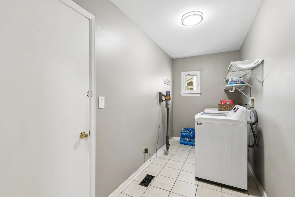 1175 Lakewood Circle Naperville IL 60540