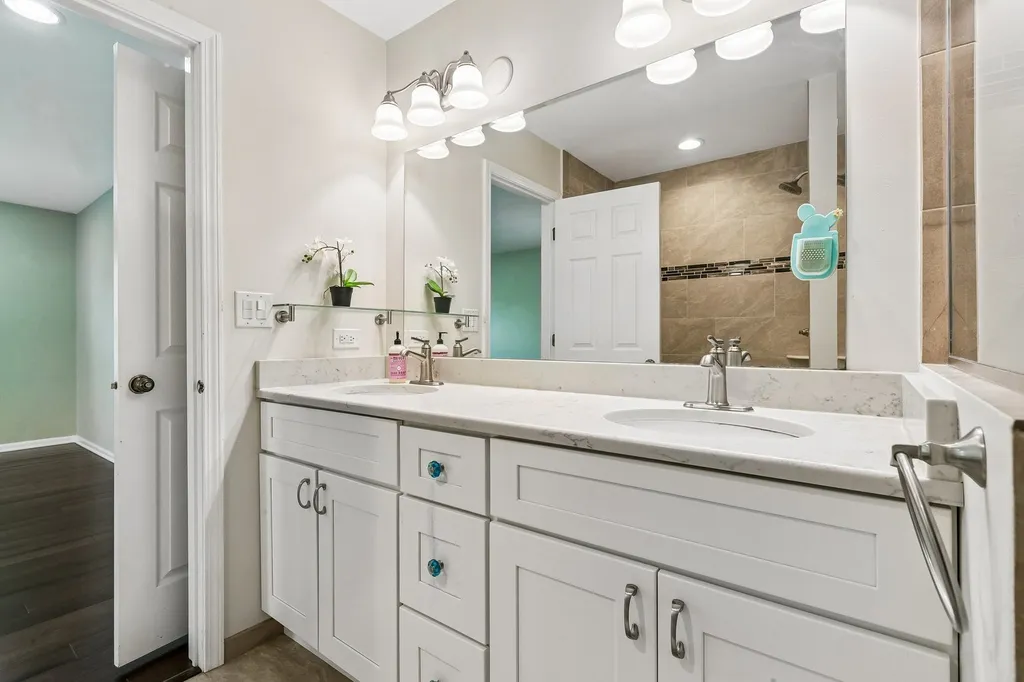 1175 Lakewood Circle Naperville IL 60540