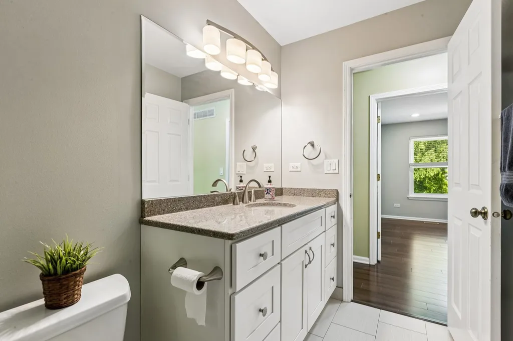 1175 Lakewood Circle Naperville IL 60540
