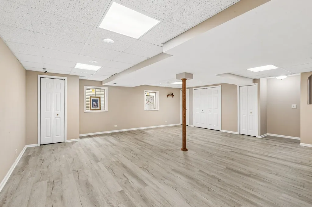 1175 Lakewood Circle Naperville IL 60540