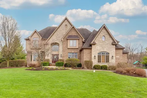 37W209 Deer Pond Court St. Charles IL 60175