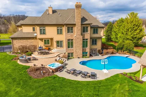 37W209 Deer Pond Court St. Charles IL 60175