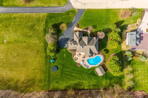 37W209 Deer Pond Court St. Charles IL 60175