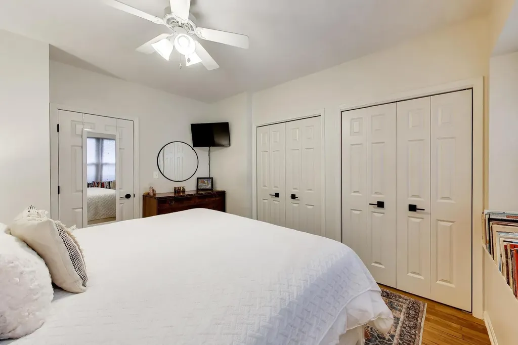 3807 North Campbell Avenue Chicago IL 60618