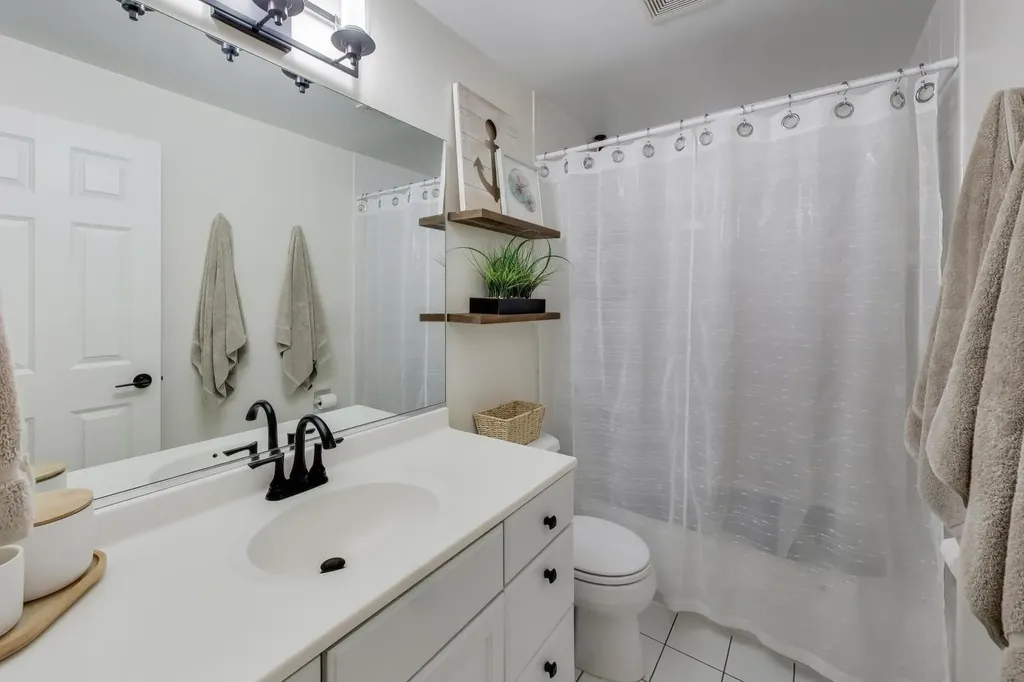 3807 North Campbell Avenue Chicago IL 60618