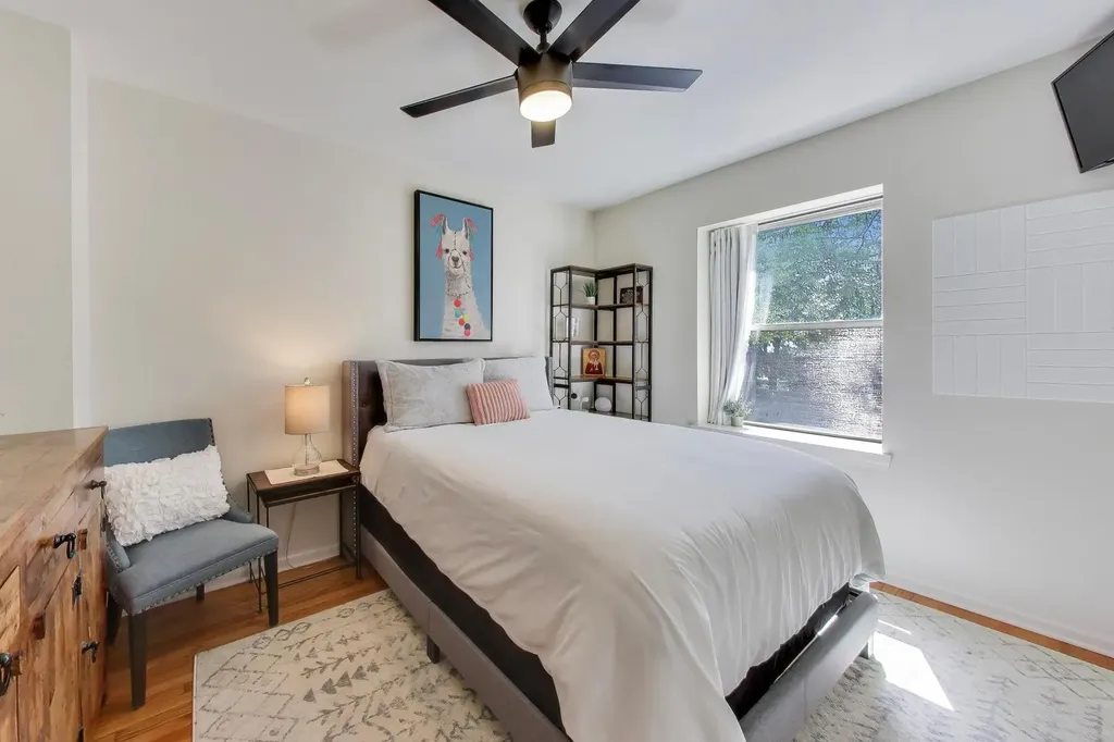 3807 North Campbell Avenue Chicago IL 60618