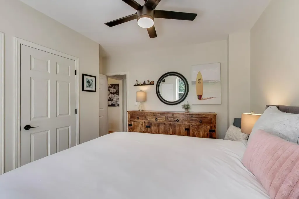 3807 North Campbell Avenue Chicago IL 60618