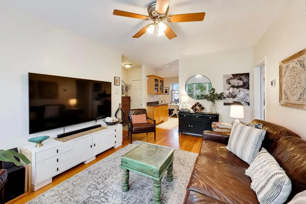 3807 North Campbell Avenue Chicago IL 60618