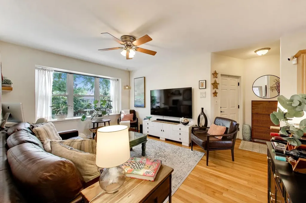 3807 North Campbell Avenue Chicago IL 60618