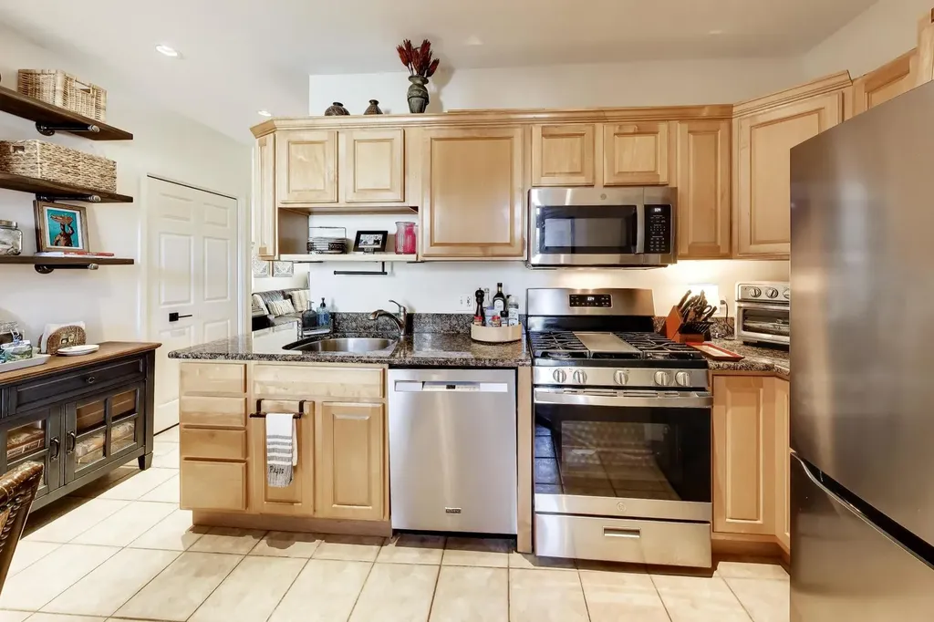 3807 North Campbell Avenue Chicago IL 60618