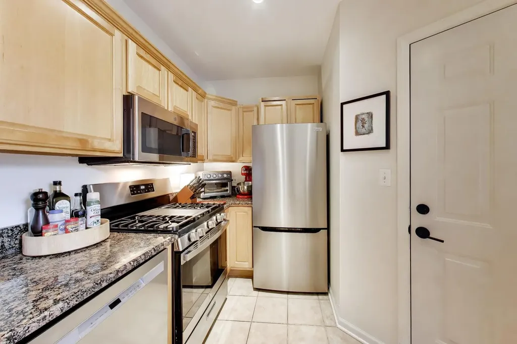 3807 North Campbell Avenue Chicago IL 60618