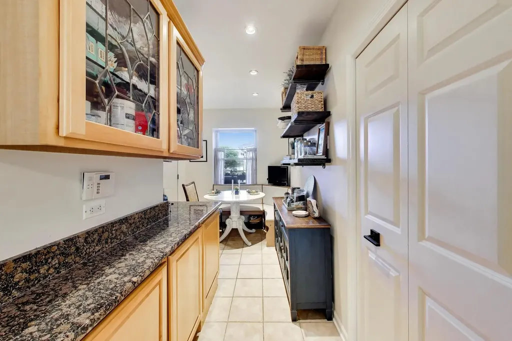 3807 North Campbell Avenue Chicago IL 60618