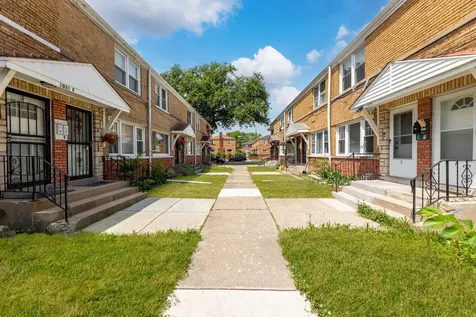 1027 Bellwood Avenue Bellwood IL 60104