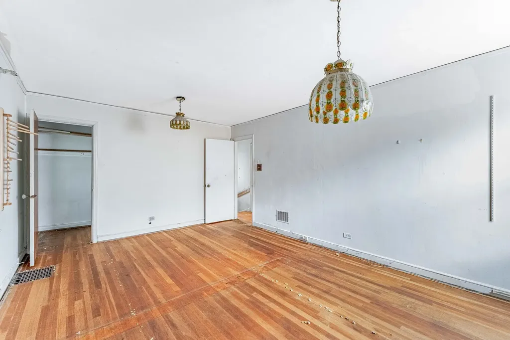 8238 South Prairie Avenue Chicago IL 60619