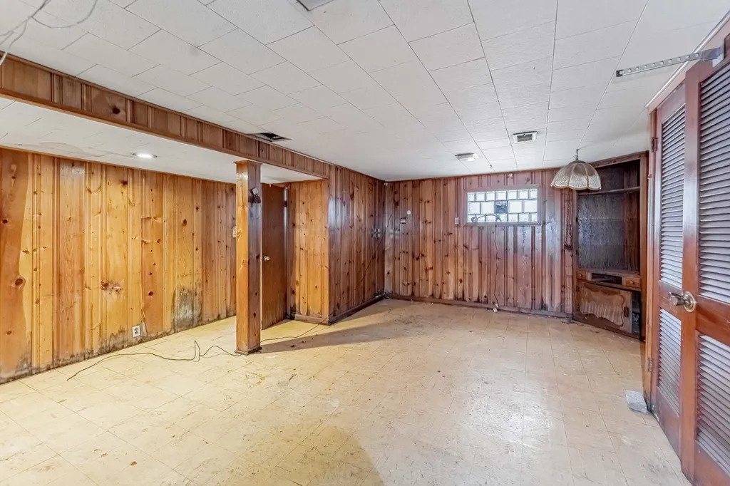 8238 South Prairie Avenue Chicago IL 60619