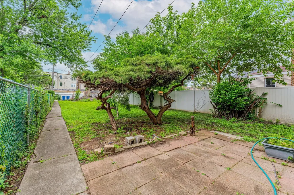 8238 South Prairie Avenue Chicago IL 60619