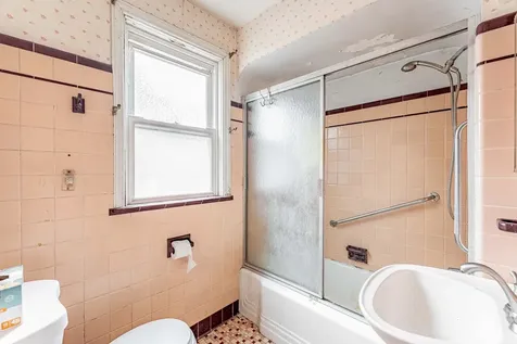 8238 South Prairie Avenue Chicago IL 60619