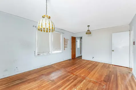 8238 South Prairie Avenue Chicago IL 60619