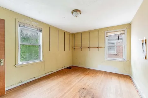 8238 South Prairie Avenue Chicago IL 60619