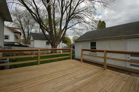 653 Jay Street Elgin IL 60120