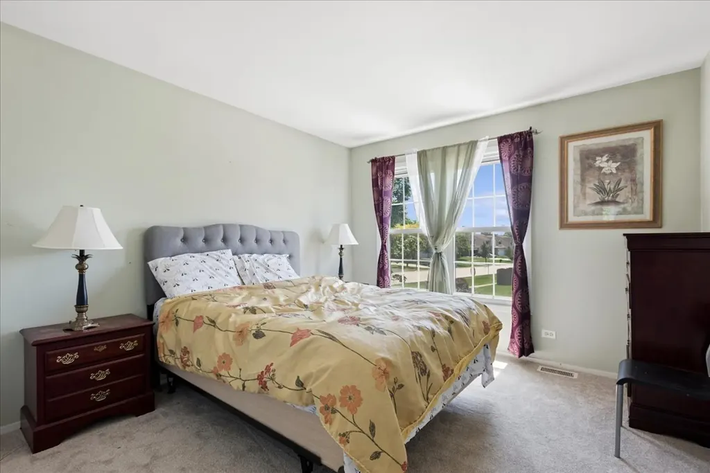 8 Auburn Drive Glendale Heights IL 60139