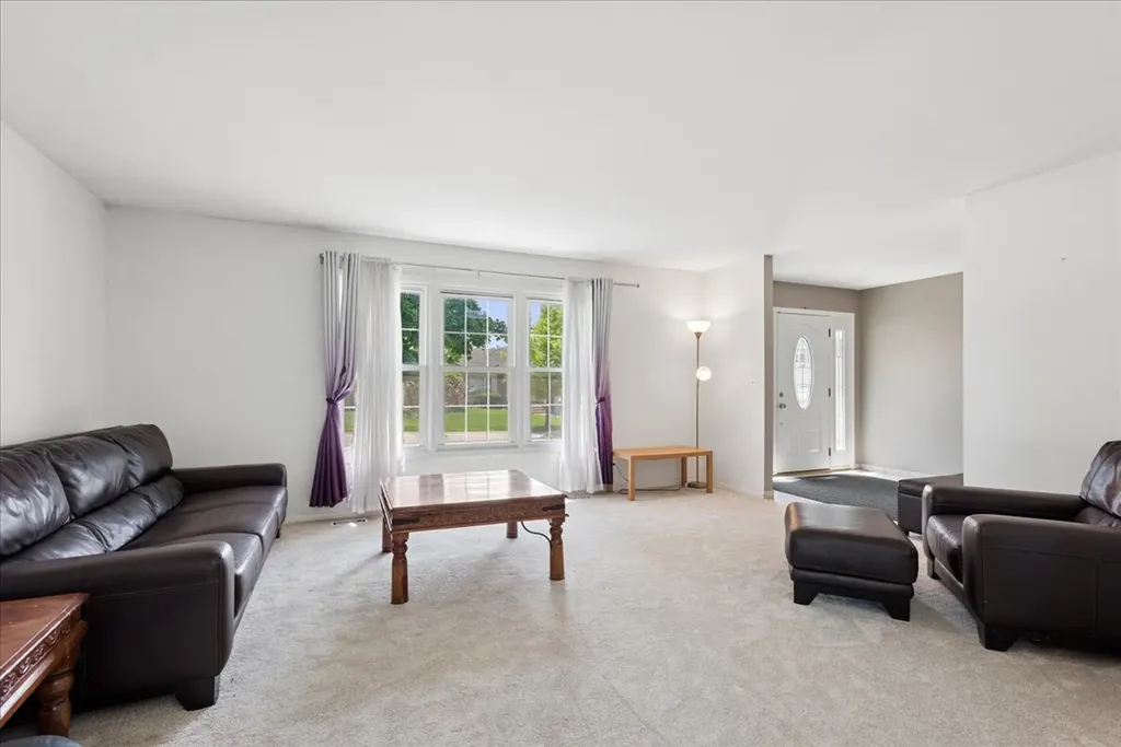 8 Auburn Drive Glendale Heights IL 60139