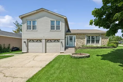 8 Auburn Drive Glendale Heights IL 60139