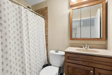 8 Auburn Drive Glendale Heights IL 60139