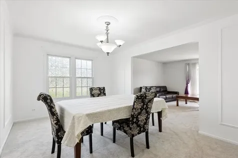 8 Auburn Drive Glendale Heights IL 60139