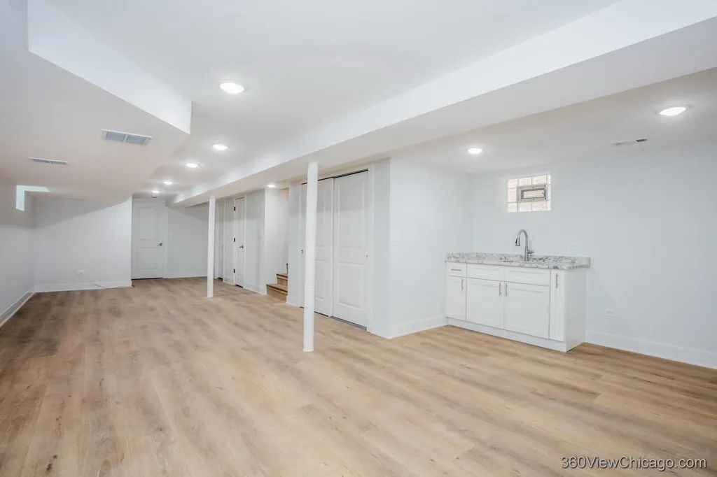 1037 West 103rd Street Chicago IL 60643