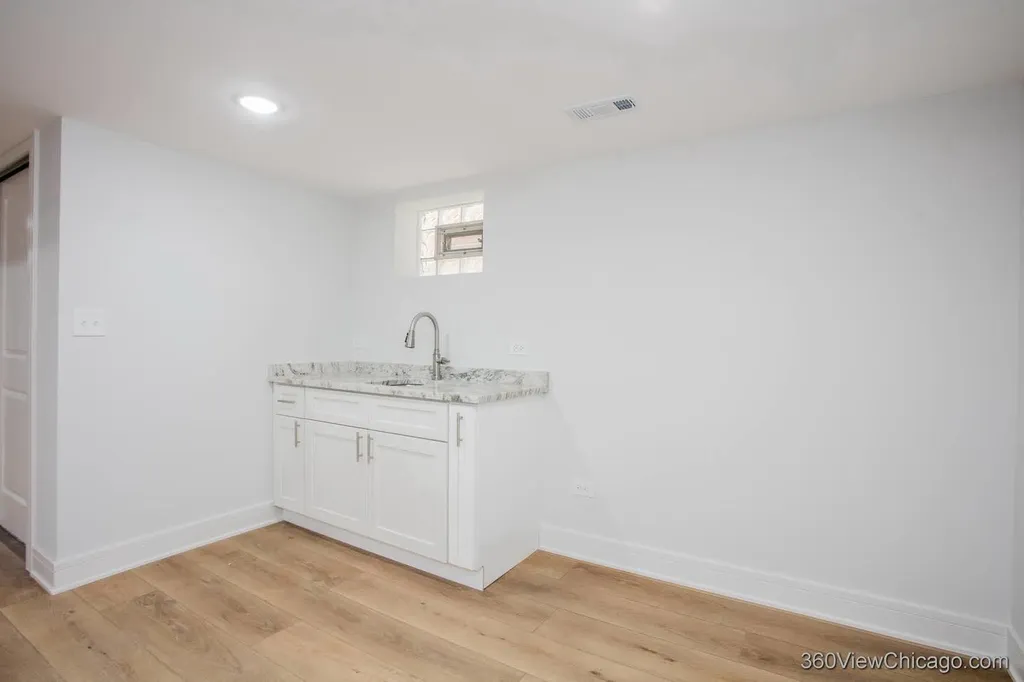 1037 West 103rd Street Chicago IL 60643