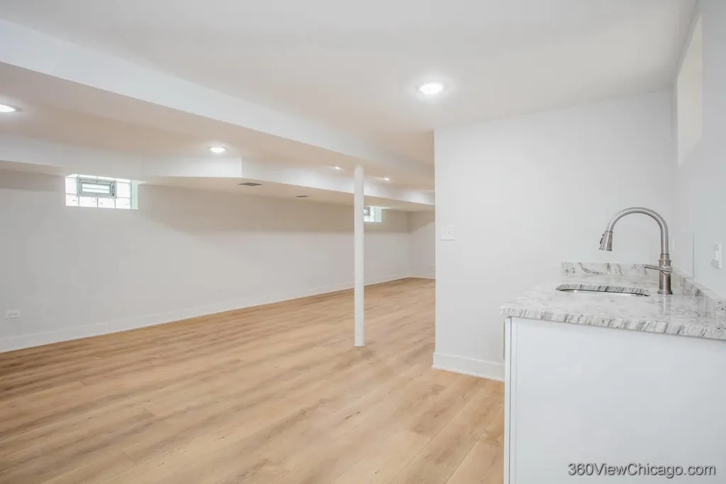 1037 West 103rd Street Chicago IL 60643