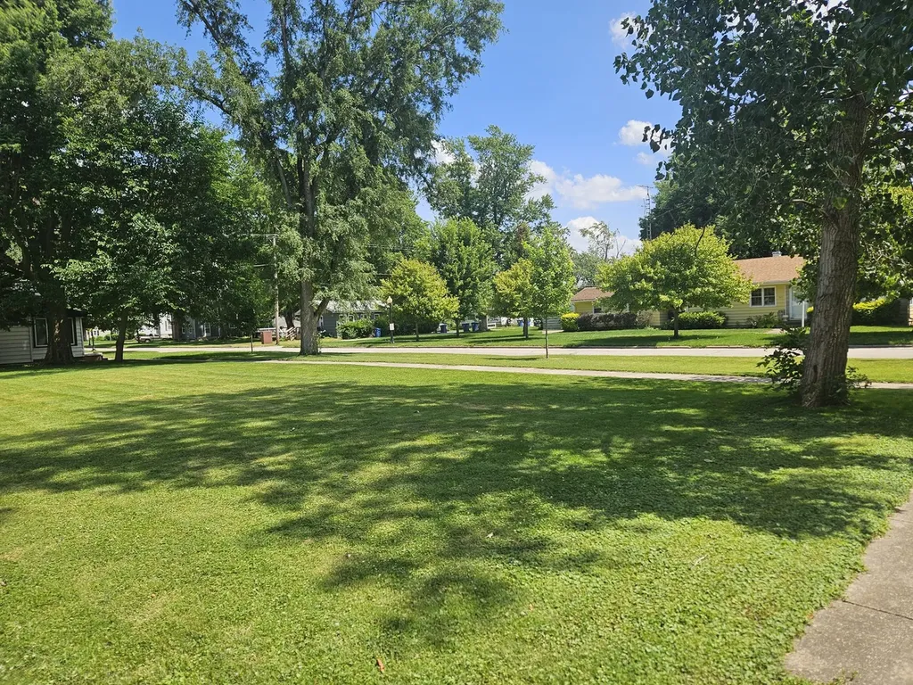 324 West Washington Street Momence IL 60954