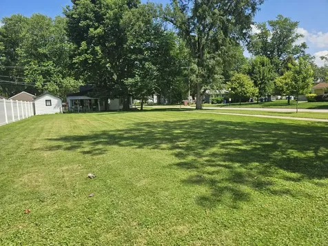 324 West Washington Street Momence IL 60954