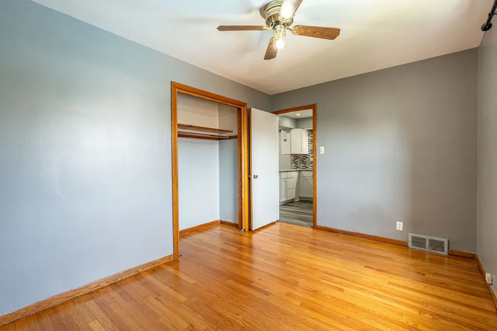 3307 East 136th Street Chicago IL 60633